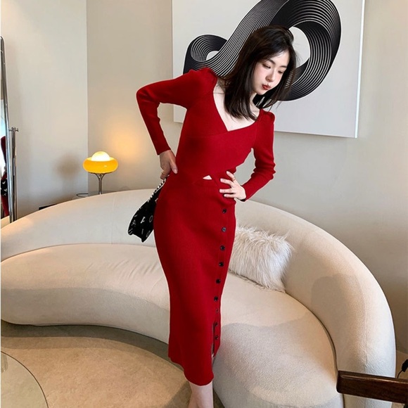 Ada Miss Cherry red knit dress with buttoned details - Picture 3 of 7